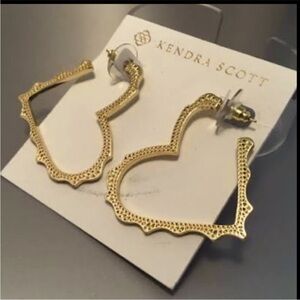 NWT KENDRA SCOTT GOLD TONE EARRINGS